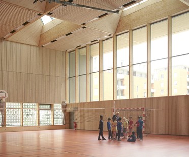 Dietrich Untertrifaller + Tekhnê: Alice Milliat Gym in Lyon
Dietrich Untertrifaller +Tekhnê:里昂的爱丽丝·米利亚特体育馆
