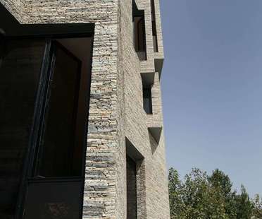 Mehdizadeh: architecture with recycled cladding in Mahallat
Mehdizadeh:在betway必威betway必威马哈拉特(Mahallat)带回收覆层的建筑