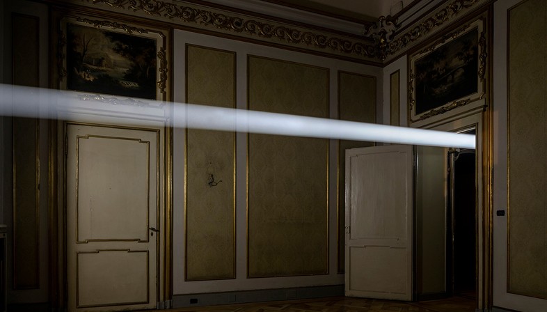 Emilio Ferro呈现量子，一种由光制成的艺术装置