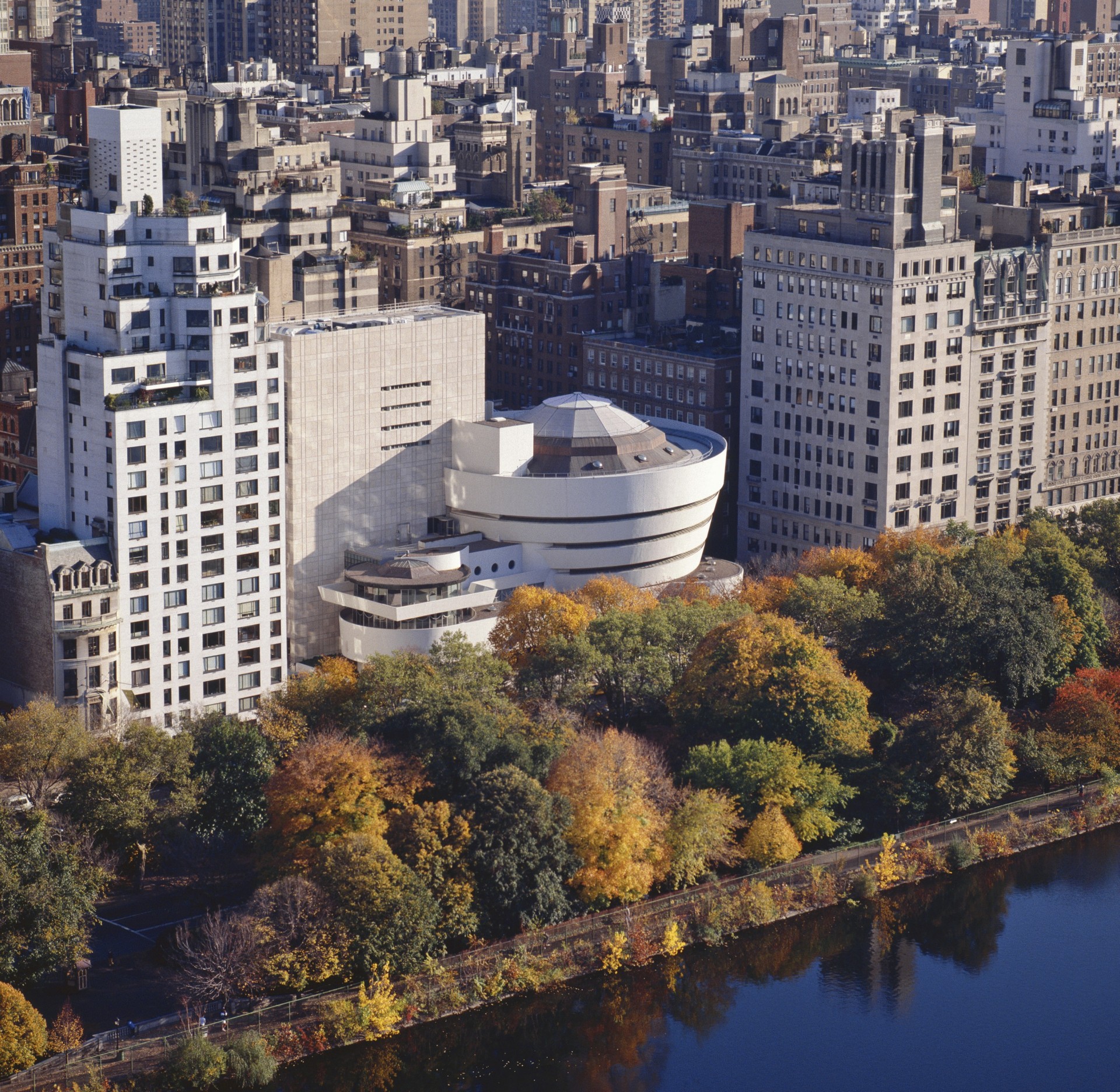 Reuse in Construction: A Compendium of Circular Architecture