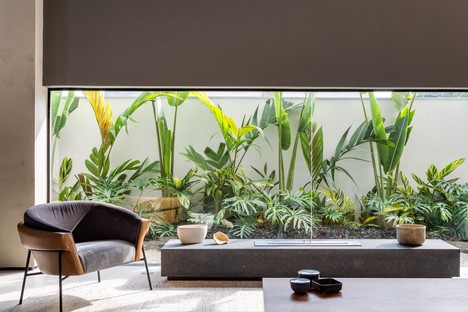 Raiz Arquitetura Liu House，在圣保罗的海滩上