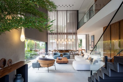 Raiz Arquitetura Liu House，在圣保罗的海滩上