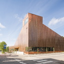 Oopeaa和Suvela Chapel in Espoo