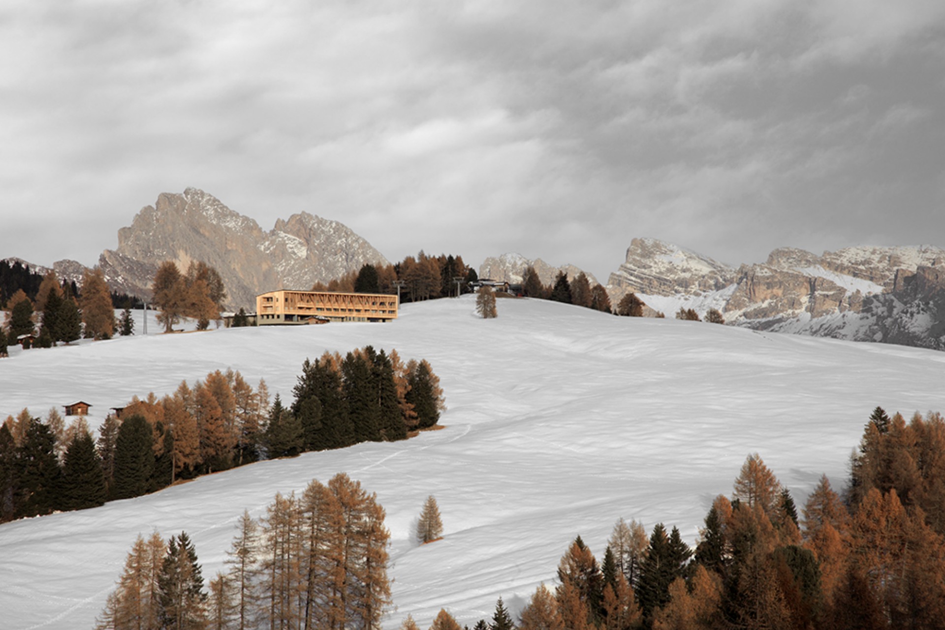 Modusbetway必威手机中文版Architects：Bolzano Castelrotto的Icaro Hotel