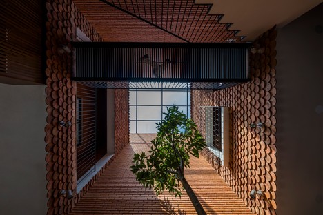 CTA创意建筑师：越南Tabetway必威手机中文版y Ninh的2hien House