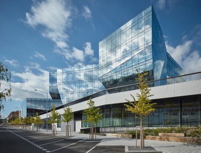 AulíkFišerArchitekti：布拉格的Bo场