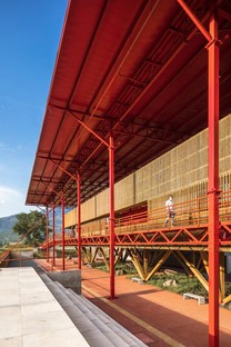 Mazzanti：Plaza del Cauca社区和运营中心