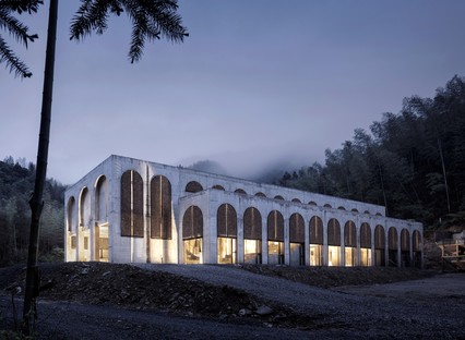AZL建betway必威手机中文版筑师：中国Qiancheng的Bingding Wood Kiln Factory