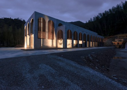 AZL建betway必威手机中文版筑师：中国Qiancheng的Bingding Wood Kiln Factory