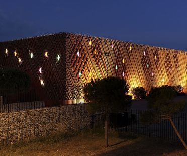A+betway必威betway必威建筑：Montpellier的Jean-ClaudeCarrière剧院