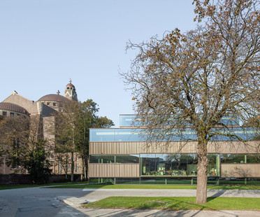 Atelier Kempe Thill的安特卫普的混凝土艺术学校