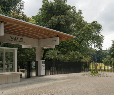 NU Architectuuratelier的混凝土和木材接待大楼
